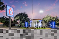 Motel 6 Addison, TX - Dallas