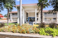 Motel 6 Addison, TX - Dallas