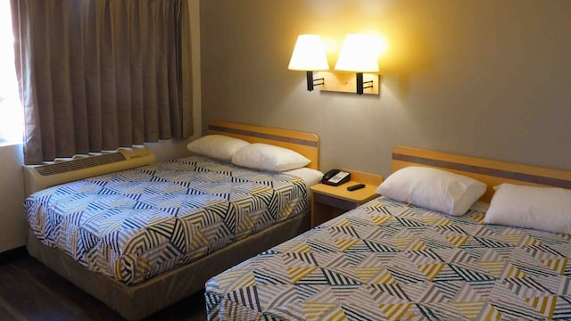 2 Full Beds | Smoking, Micfridge