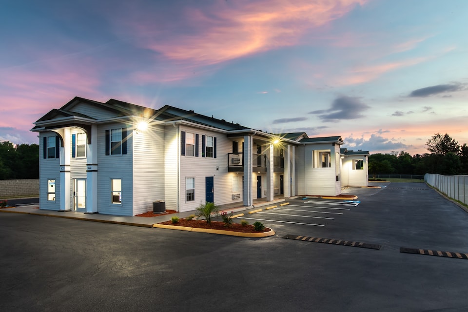 Studio 6 Greenville, SC  I-85 Near Downtown, Greenville_g6, Greenville