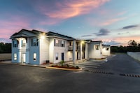 Studio 6 Greenville, SC  I-85 Near Downtown