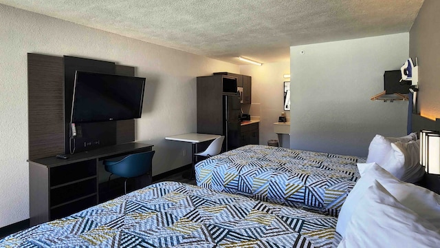 2 Full Beds | Non-Smoking, Kitchen