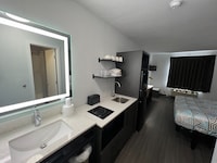 Motel 6 Altoona, IA - Des Moines East