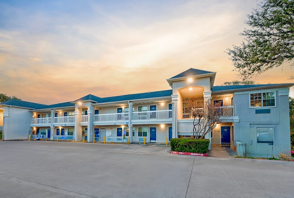 Studio 6 North Richland Hills, TX - Fort Worth, NORTH RICHLAND HILLS, NORTH RICHLAND HILLS