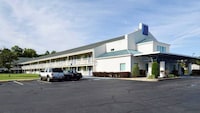 Motel 6 Tewksbury, MA - Boston