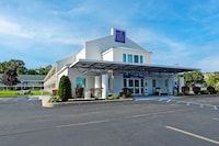 Motel 6 Tewksbury, MA - Boston