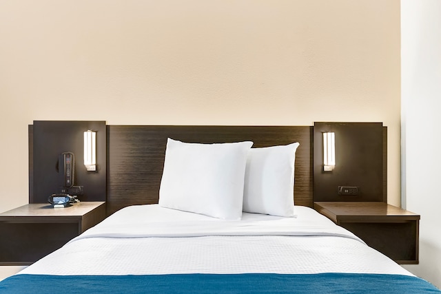 1 Queen Bed | Non-smoking