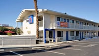 Motel 6 Palm Desert, CA - Palm Springs Area