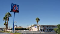 Motel 6 Palm Desert, CA - Palm Springs Area