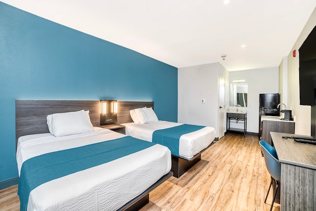 2 Full Beds | Non-Smoking, Kitchen