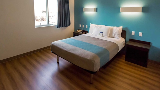 1 Queen Bed | Mobility Accessible Tub Nsmk