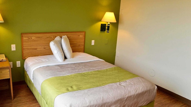 1 FULL BED | ADA/TUB