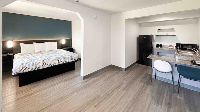 1 King Bed | Smoking, Kitchen