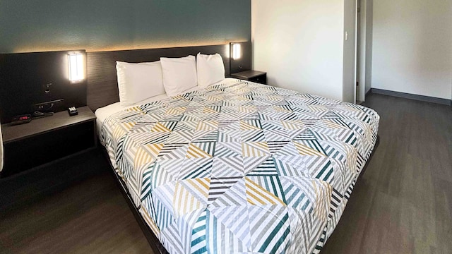 1 King Bed | Non-Smoking