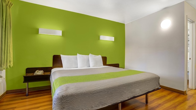 1 King Bed | Non-Smoking