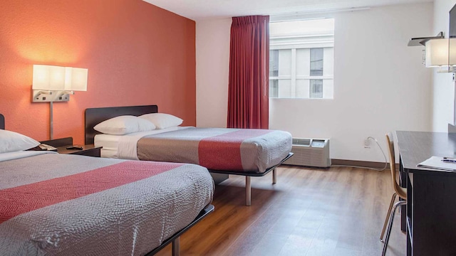 2 FULL BEDS | SMOKING