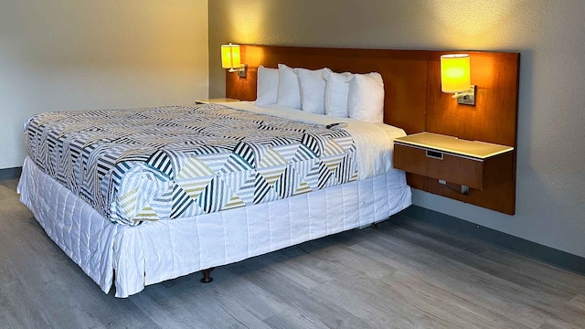 1 King Bed | Non-Smoking
