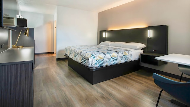 1 King Bed | Non-Smoking