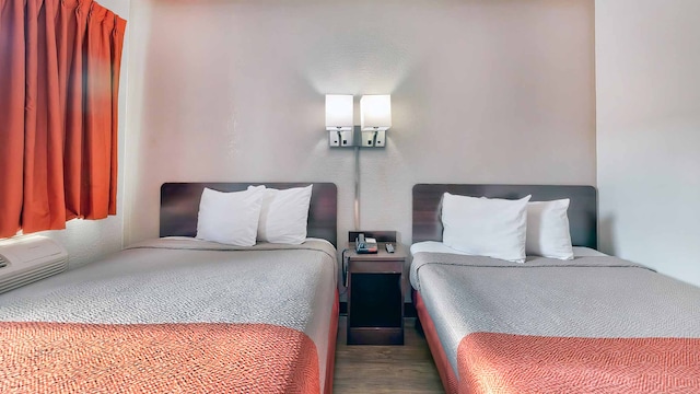 2 Full Beds | Mobility Accessible Tub