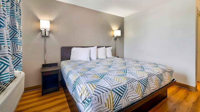 1 King Bed | Non-Smoking