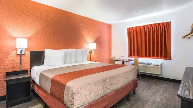 1 King Bed | Non-Smoking