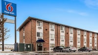 Motel 6 Elk Grove Village, IL