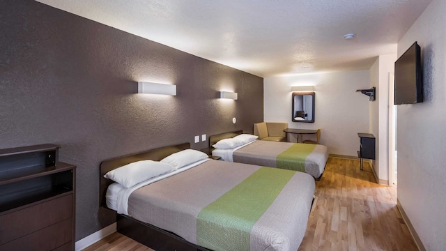 2 FULL BEDS | NON-SMOKING, KITCHEN