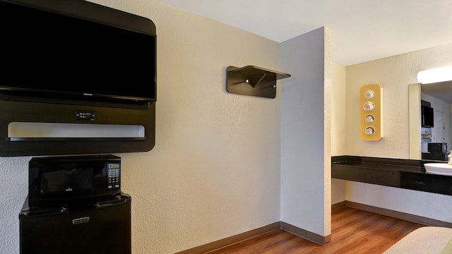 1 Queen Bed | Extended Suite