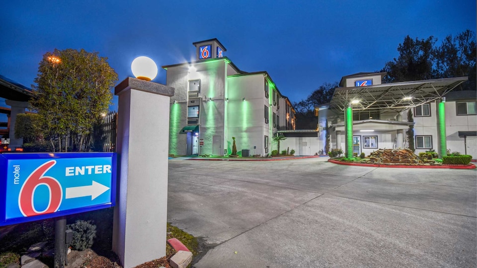 Motel 6 Humble, TX - Houston International Airport,  Humble TX, Humble