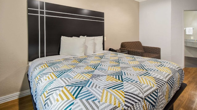 1 King Bed | Mobil Access Tub Nsmk Micfridg