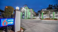 Motel 6 Humble, TX - Houston International Airport