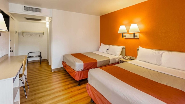 2 Full Beds | Smoking