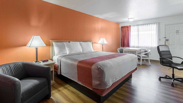 1 KING BED | NON-SMOKING, MICFRIDGE