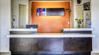 Motel 6 Dickson, TN
