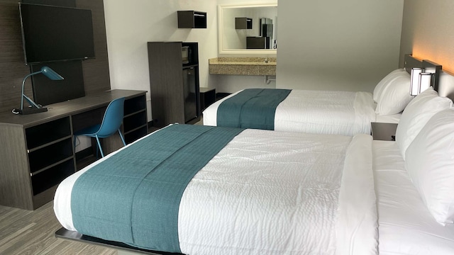 2 Full Beds | Mobil Access Tub Nsmk Micfridg