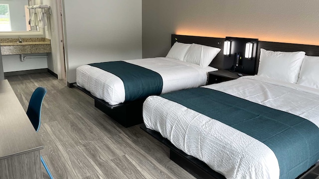 2 Full Beds | Non-Smoking, Kitchen