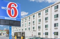 Motel 6 Issaquah, WA - Seattle - East