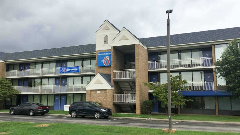 Motel 6 Nashville, TN - Airport, C37214-2, Nashville