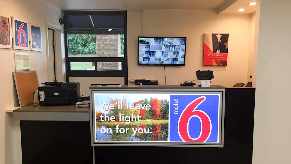 Motel 6 Nashville, TN - Airport, C37214-2, Nashville