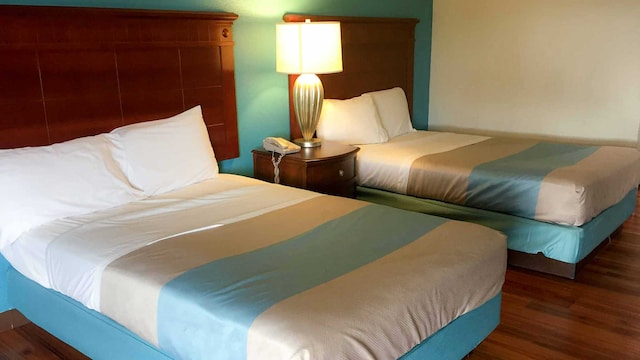 2 Queen Beds | Smoking