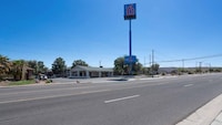 Motel 6 Kingman, AZ - Route 66 West