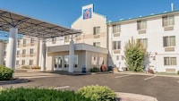 Motel 6 Redmond, OR