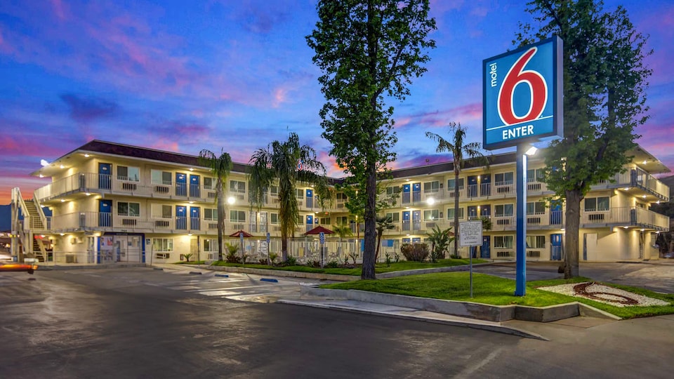 Motel 6 San Bernardino, CA - North, San Bernardino_g6, San Bernardino