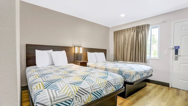 2 Full Beds | Smoking