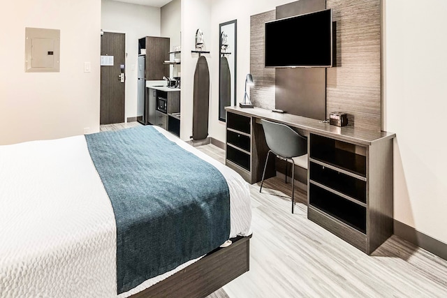 1 QUEEN BED | NON-SMOKING, KITCHEN