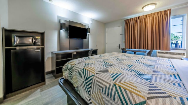 1 King Bed | Non-Smoking, Micfridge