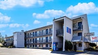 Motel 6 Portland, OR – Southeast