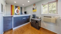 Motel 6 Portland, OR – Southeast