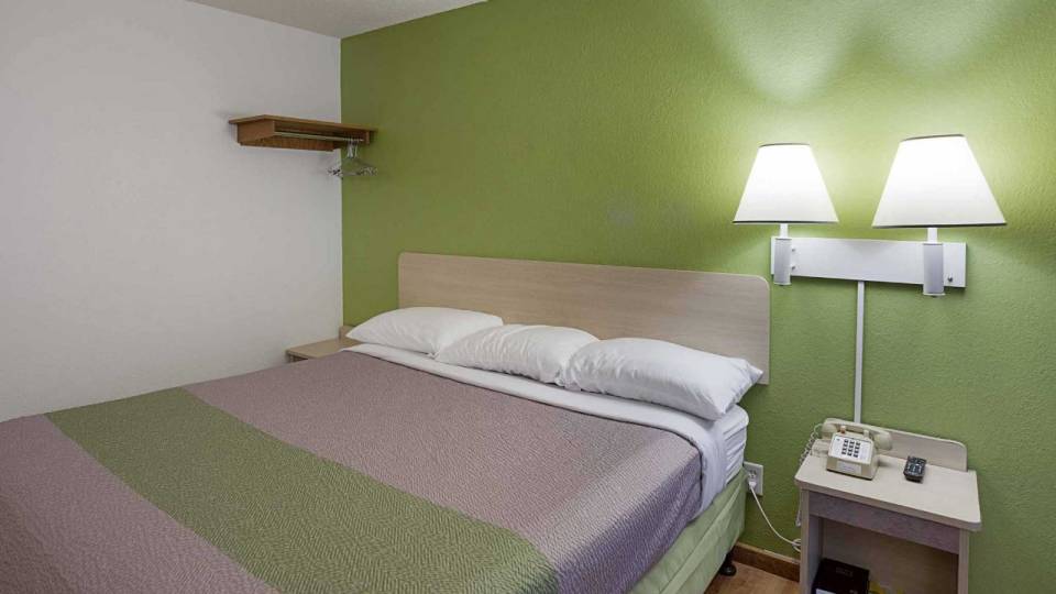 1 King Bed | Non-Smoking, Mini Fridge