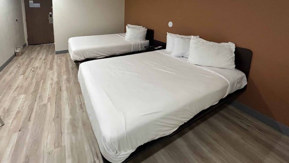 2 Full Beds | Non-Smoking, Kitchen